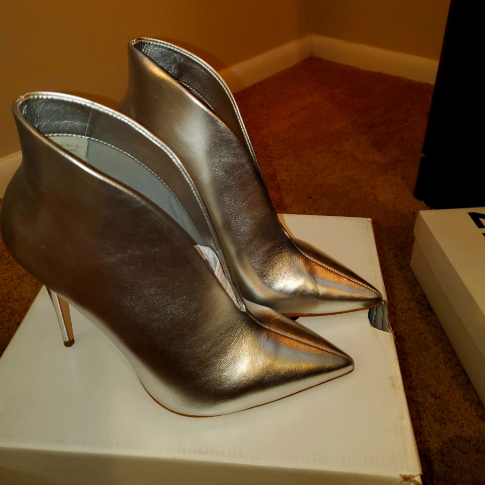 8.5 Aldo Goood Condition Booties